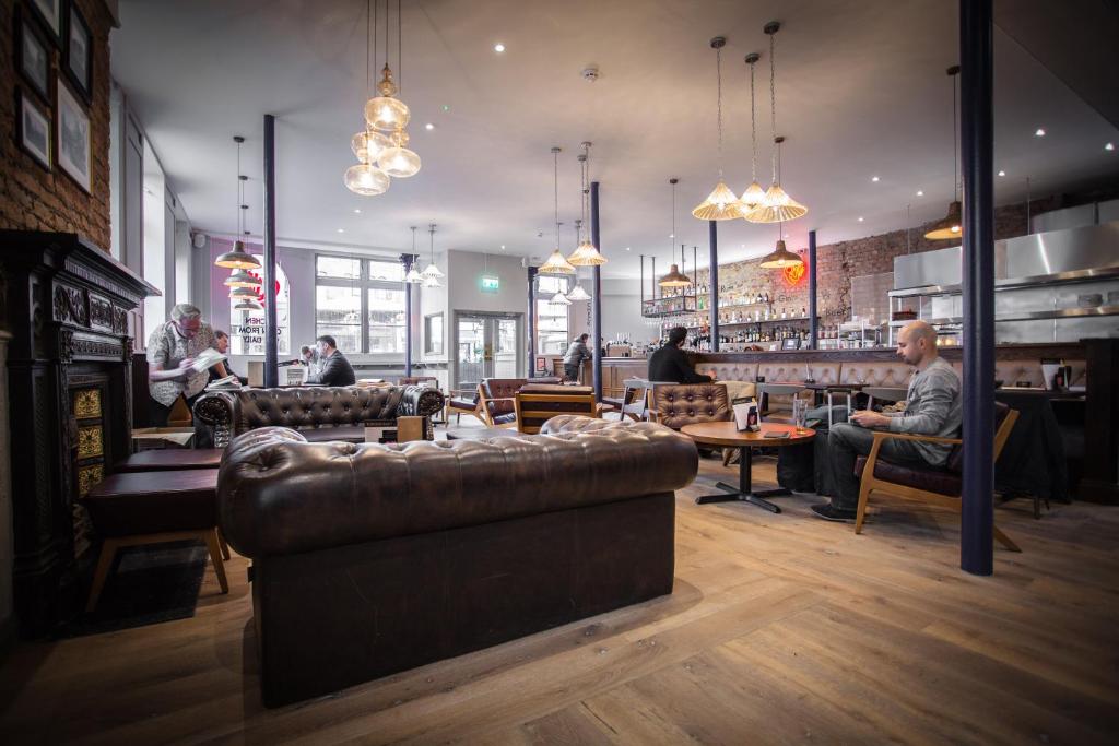 Restaurant, PubLove @ The Crown Battersea in London