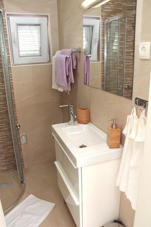 Lari Home photo