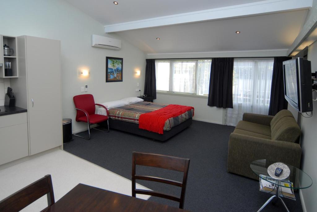เฟิร์นโมเต็ล (Fernmotel)