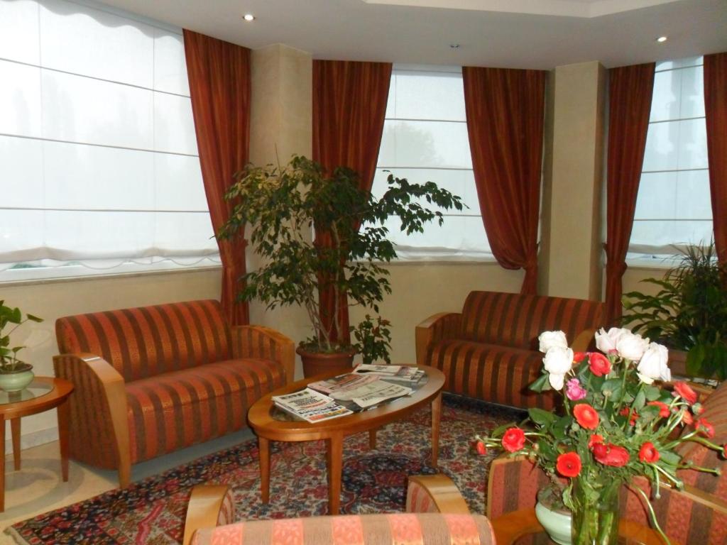 Hotel Riviera photo