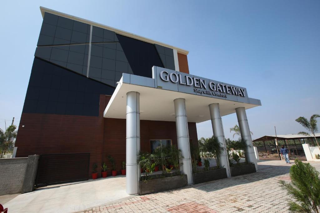 HOTEL GOLDEN GATEWAY photo