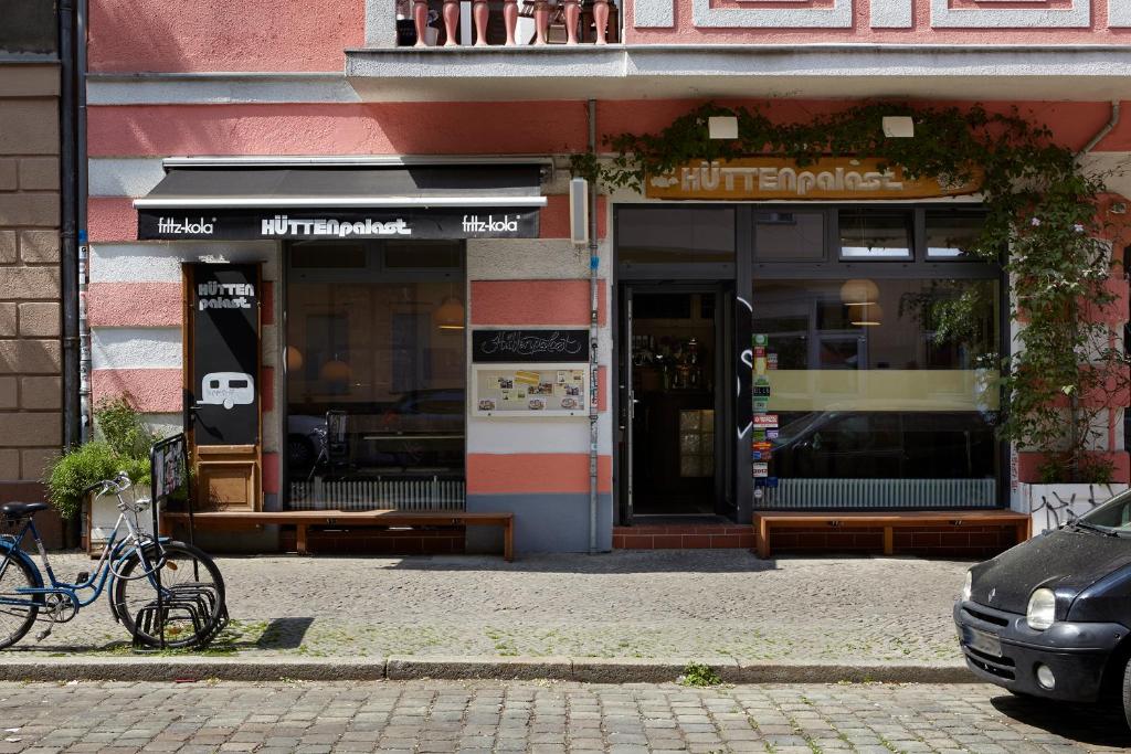 Huttenpalast photo