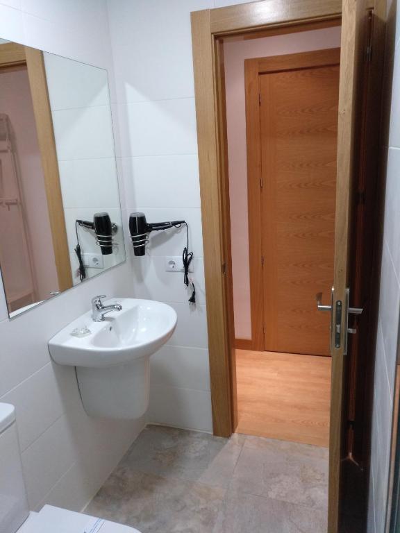 Hostal Rioja Condestable photo