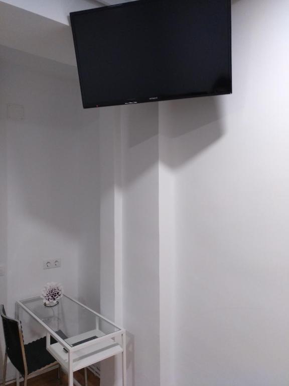 Hostal Rioja Condestable photo