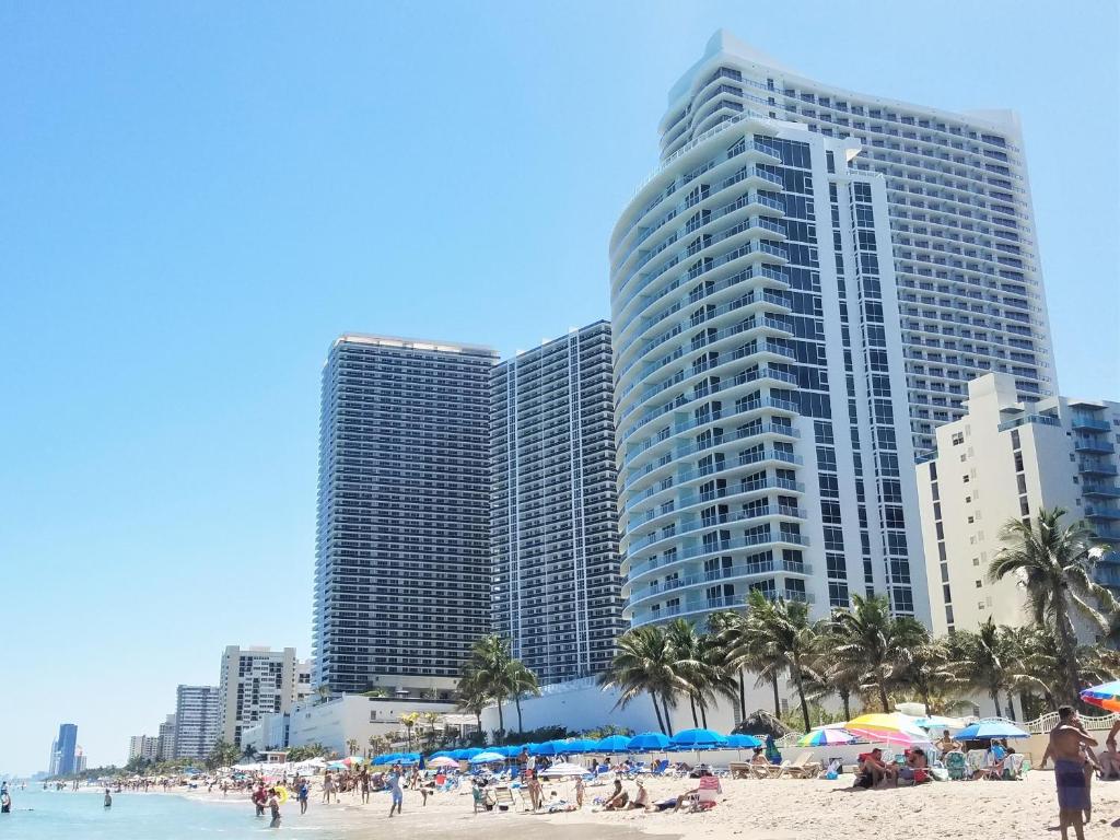 On The Beach - Lux 2 Bedroom Miami, Hollywood