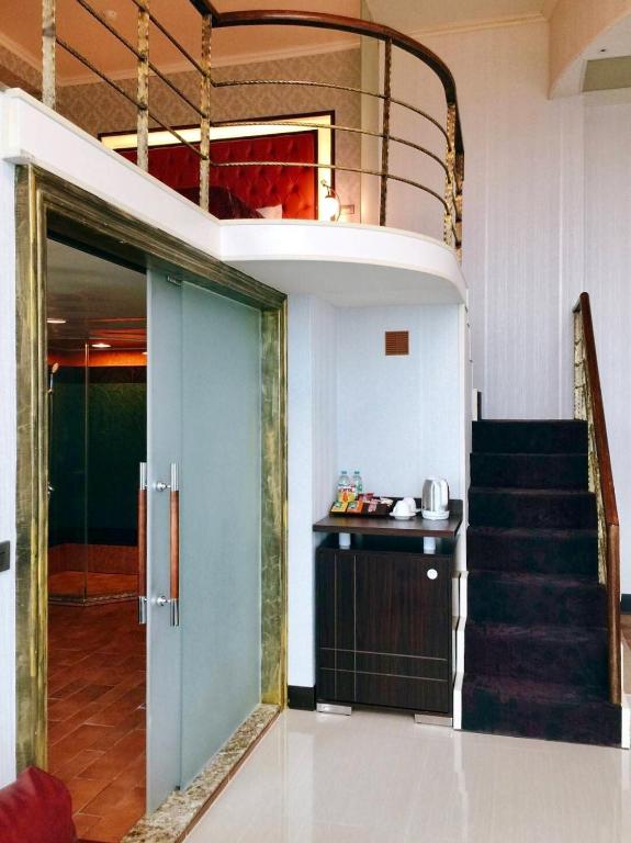 Hi-Star View Hotel photo