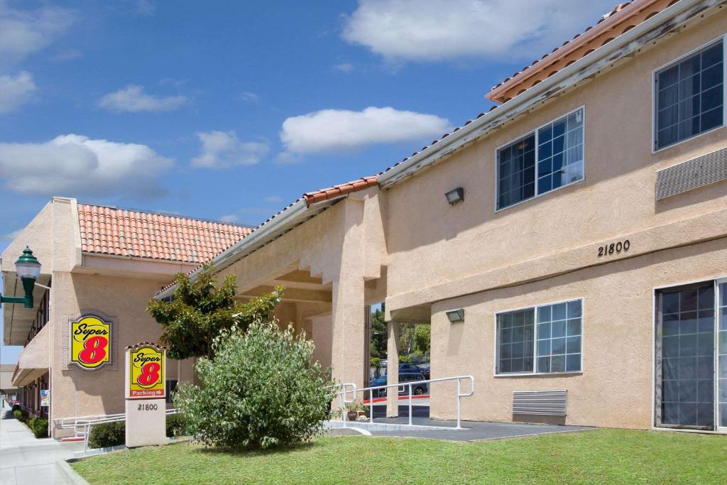 Super 8 by Wyndham Hayward Downtown, Castro Valley