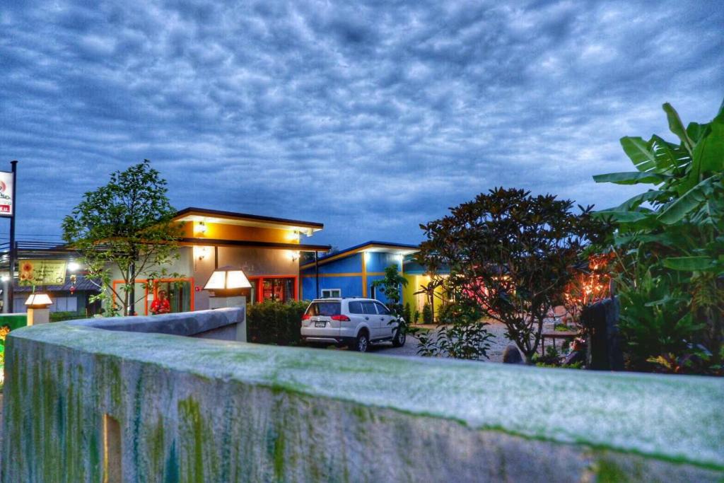 Chuanchom Tawan Resort