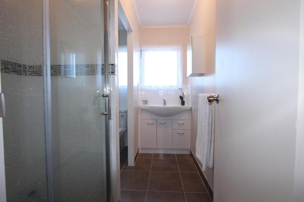 Rose Apartments Central Rotorua- Accommodation & Private Spa photo