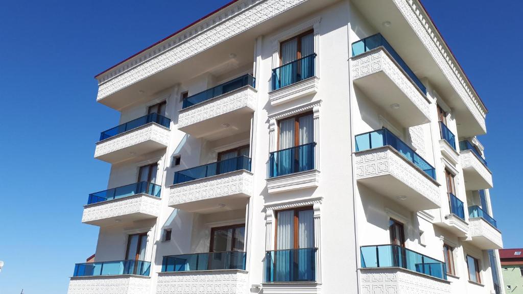 Mavili Suites photo