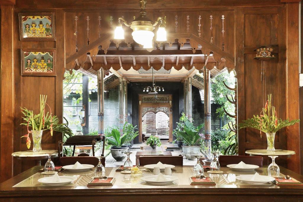 Restaurant, Melva Balemong Resort in Semarang