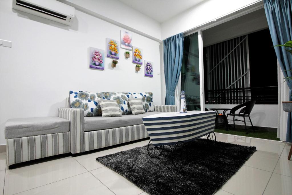 Balcony/terrace, H2H - Marine Home @ Majestic Ipoh (8~10 Guests) in Ipoh