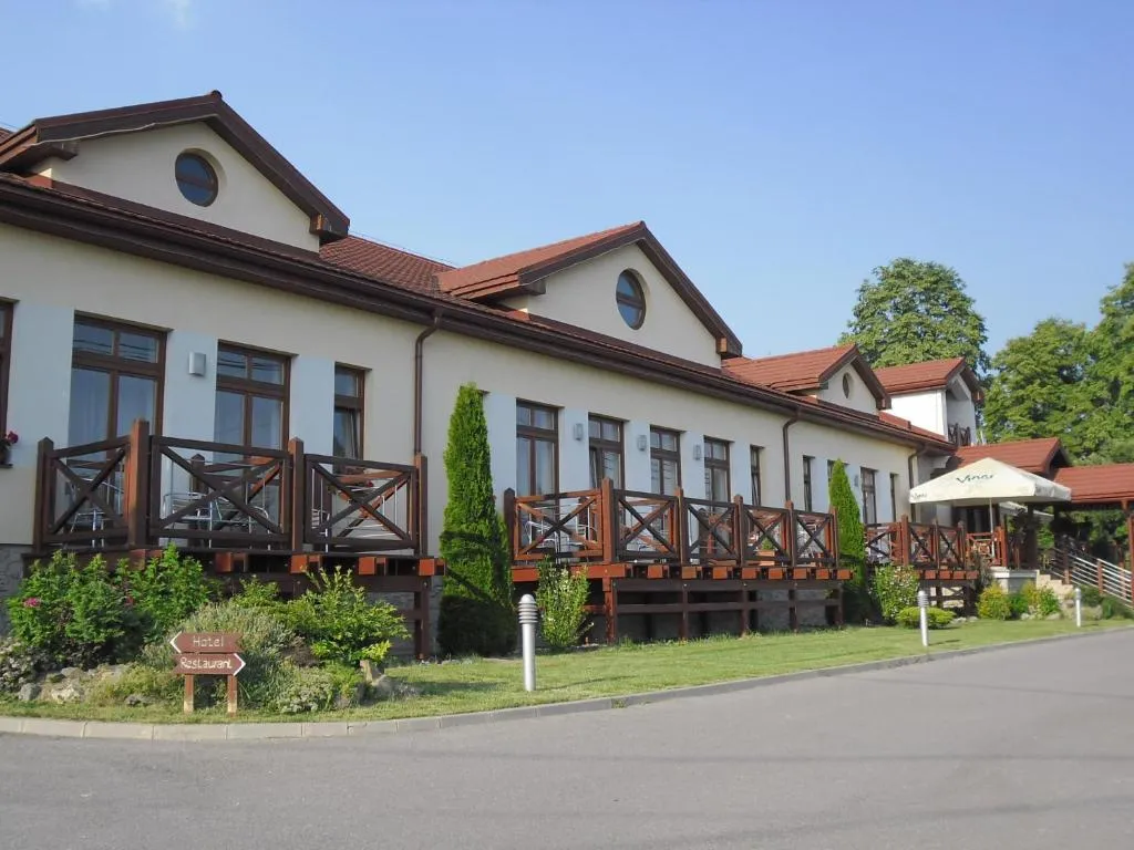 RED DEER Hotel, hotel in Brezno