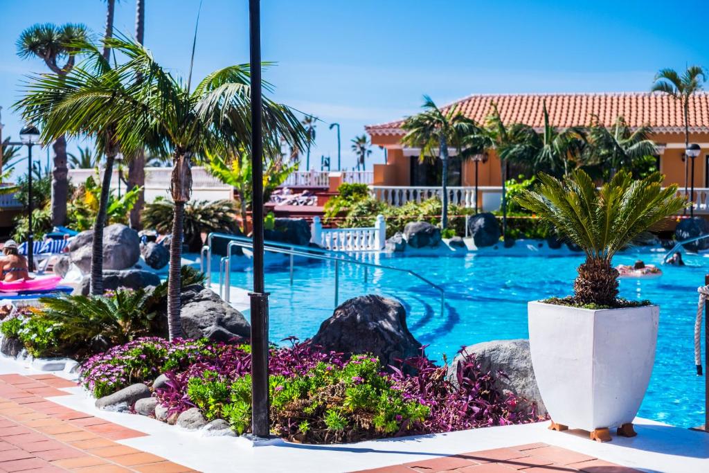 Complejo Tenerife Royal Garden — Hotel in Tenerife
