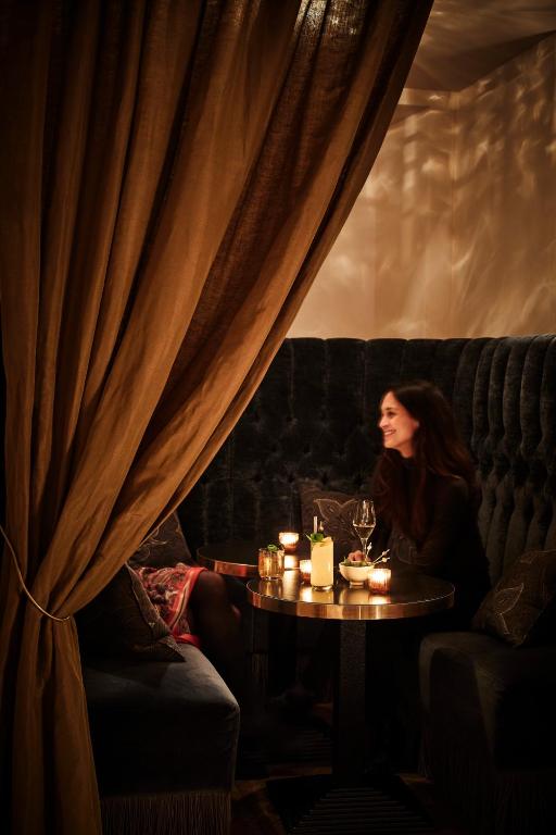 Bar/lounge