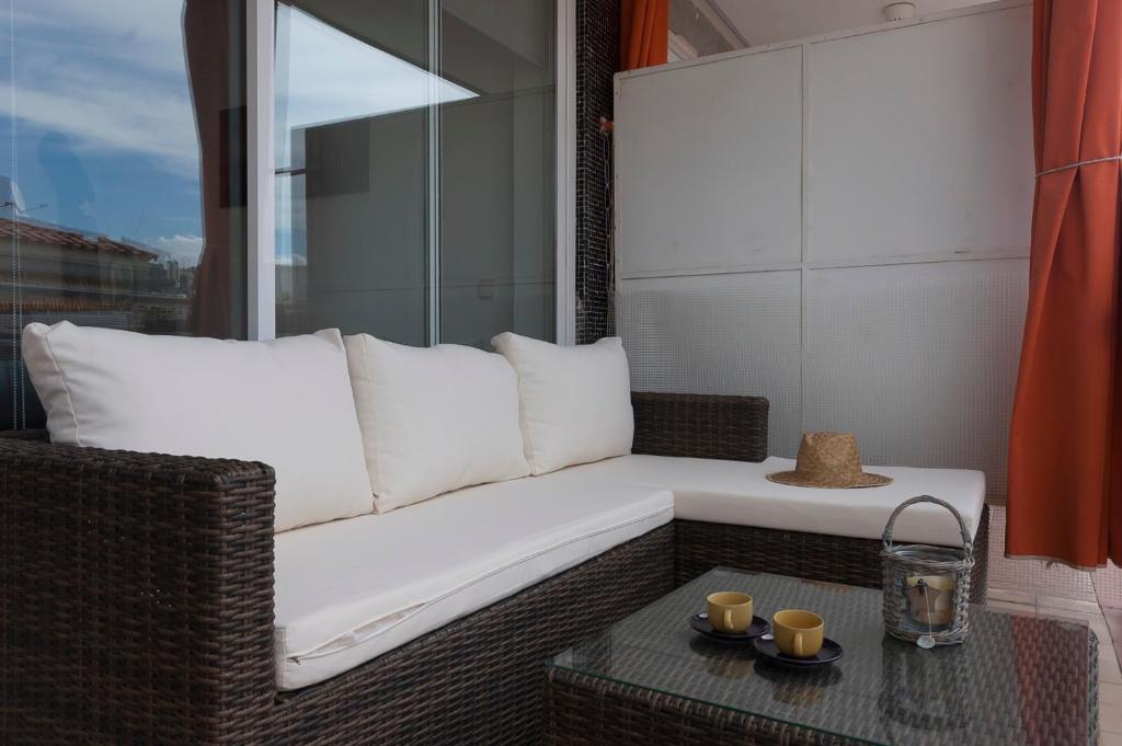 Lets Holidays APARTMENT with TERRACE NEAR BEACH - 2