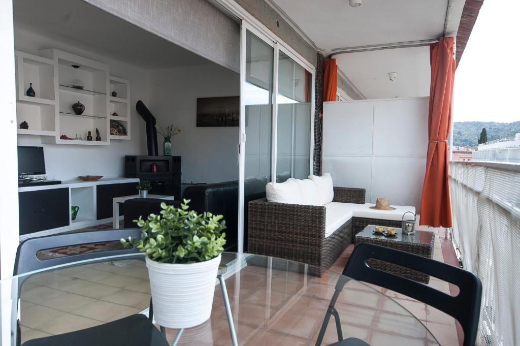 Lets Holidays APARTMENT with TERRACE NEAR BEACH - 4