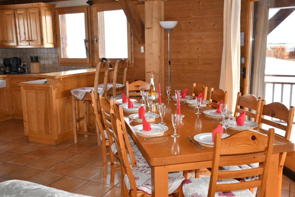 Best Price on Chalet Orlando in Les Gets + Reviews!