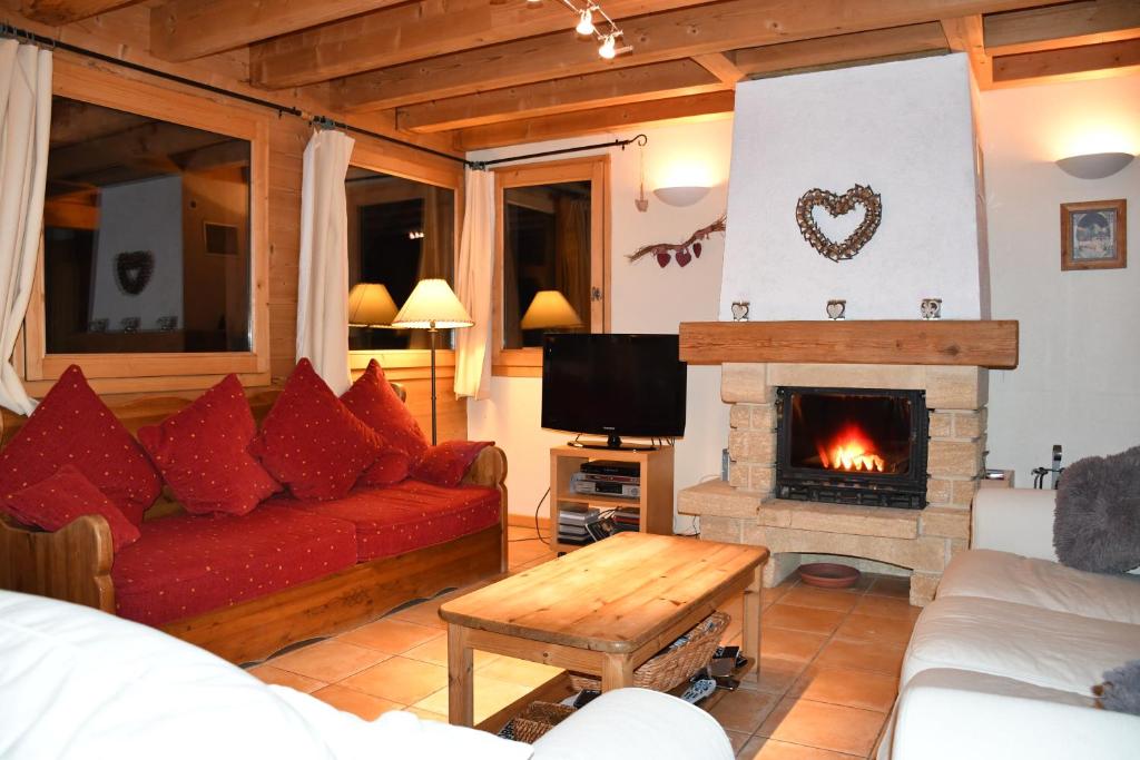 Best Price on Chalet Orlando in Les Gets + Reviews!