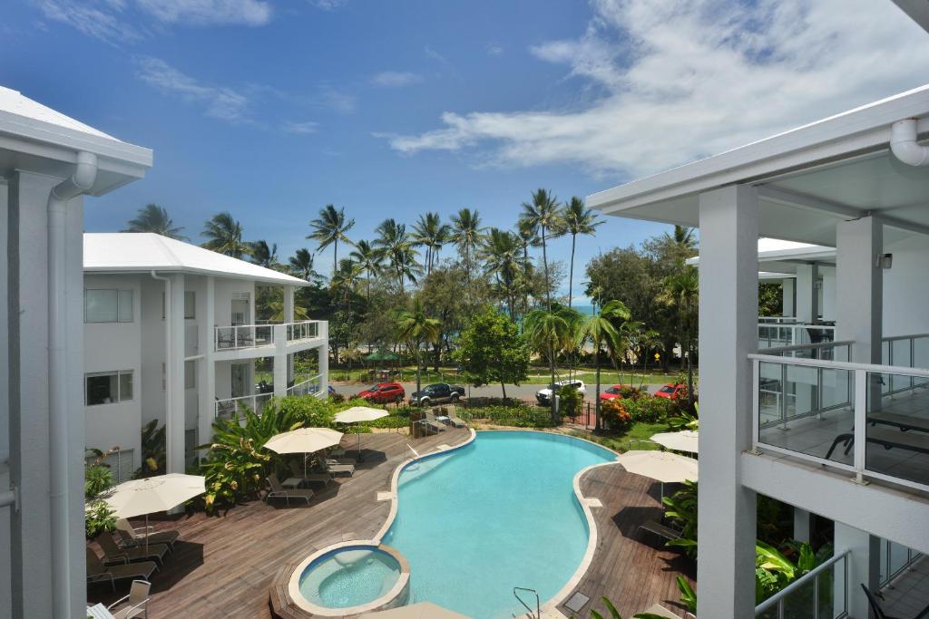 スイミングプール