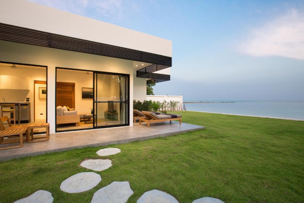 Villa Thansamaay - 7 bedrooms beachfront villa photo