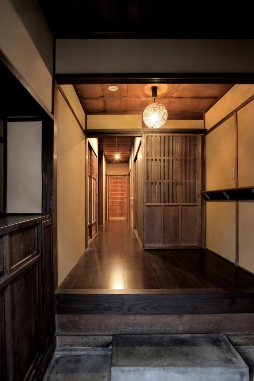 Kiyomizuan 清水庵 車庫2台可 ビフォアアフターの匠 坂田基禎さん改築の京町家