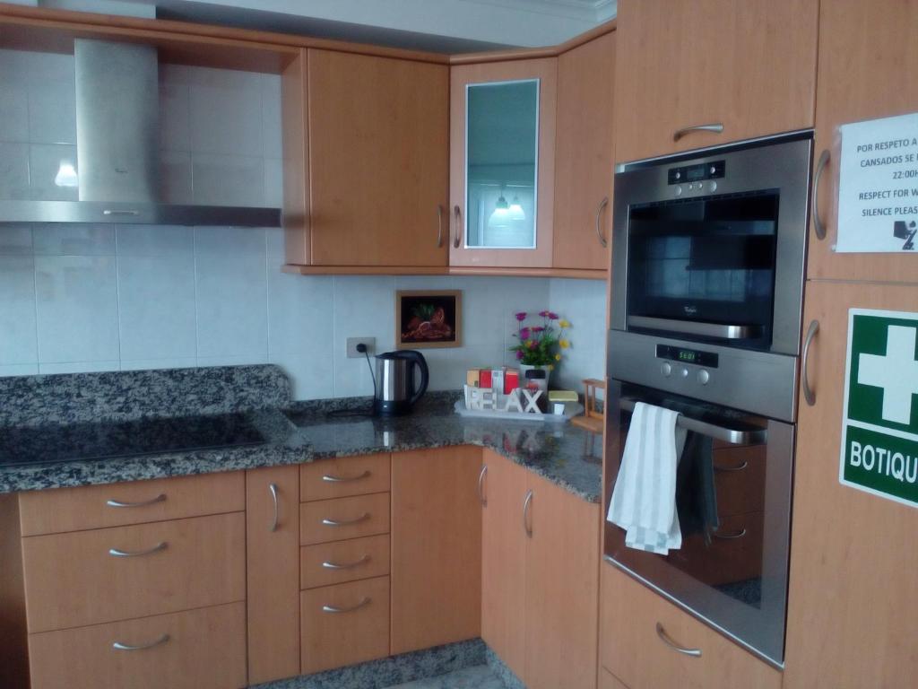 Kitchen, Albergue Aqua Portomarin in Portomarin