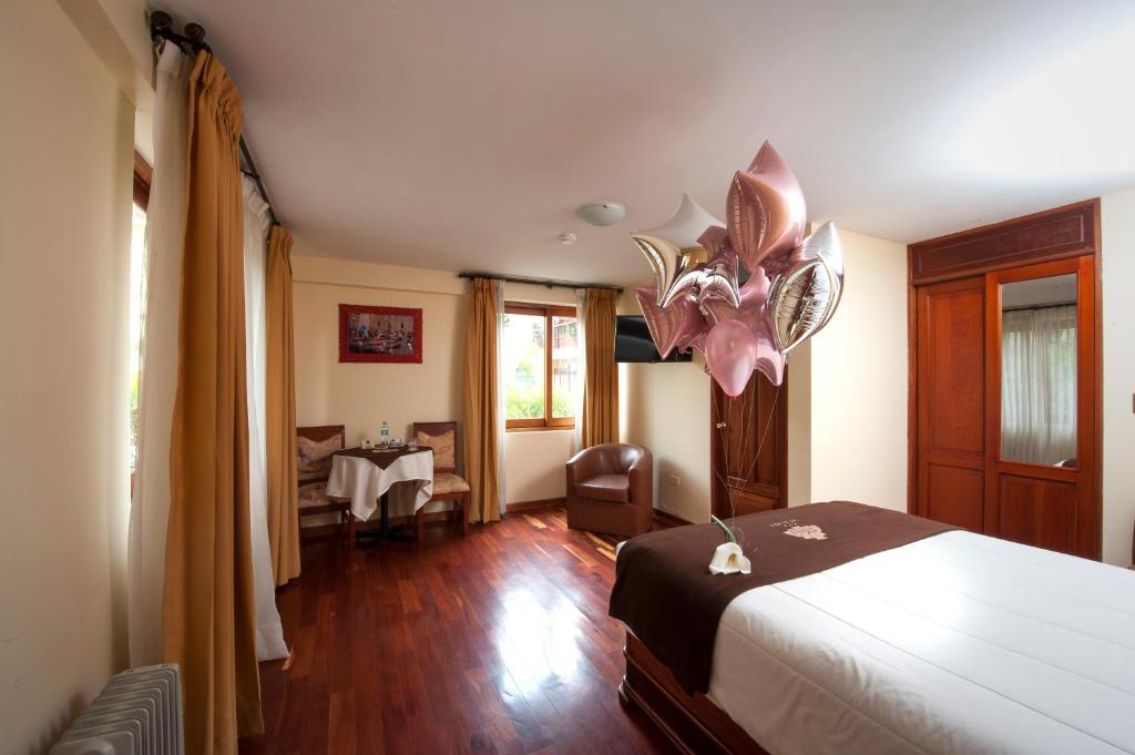 Hotel Mabey Urubamba photo