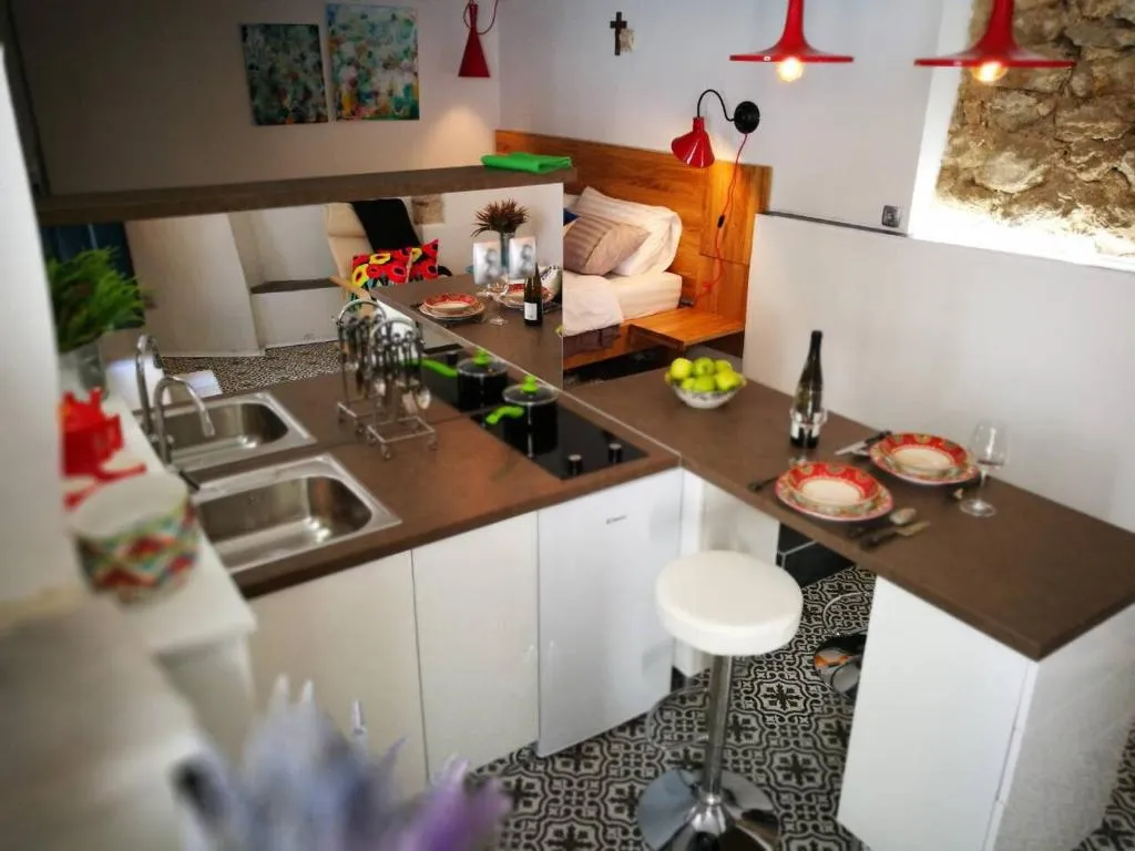 Cres Studio Till Apartment，位于茨雷斯的酒店