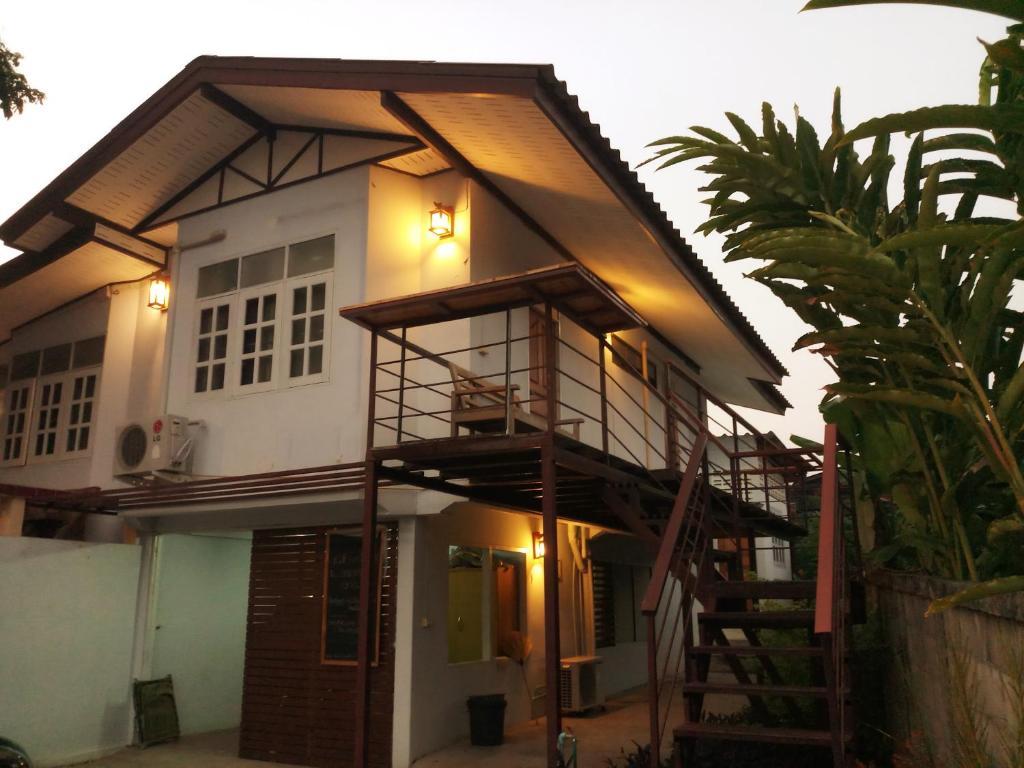 P.L.P Guesthouse - Mae Hong Son — Hotel in Mae Hong Son