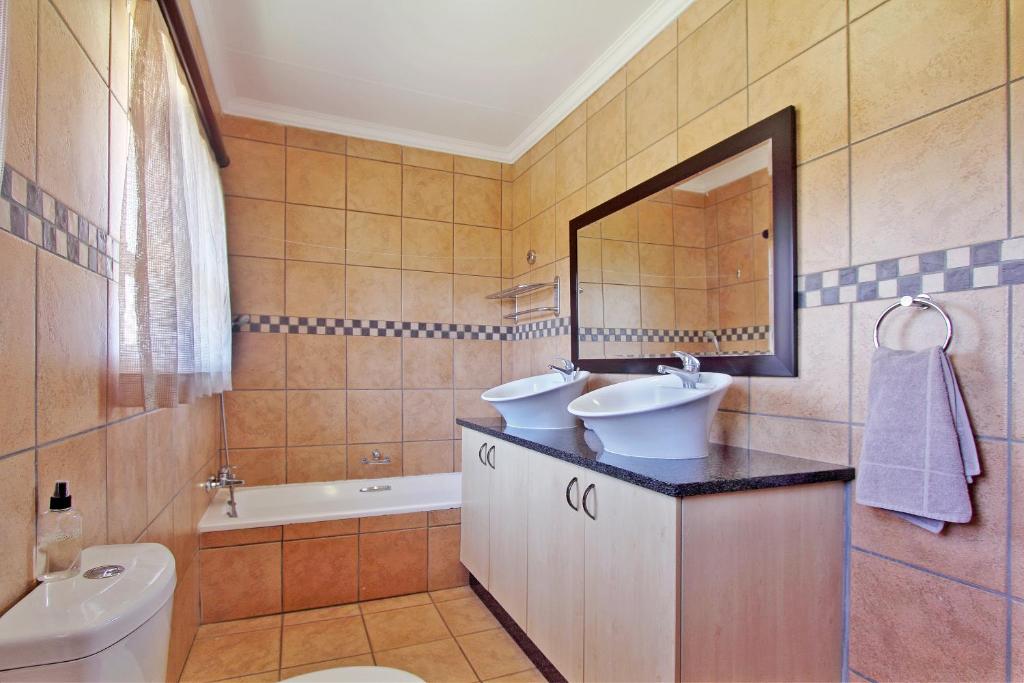 Monateng Safari Lodge photo