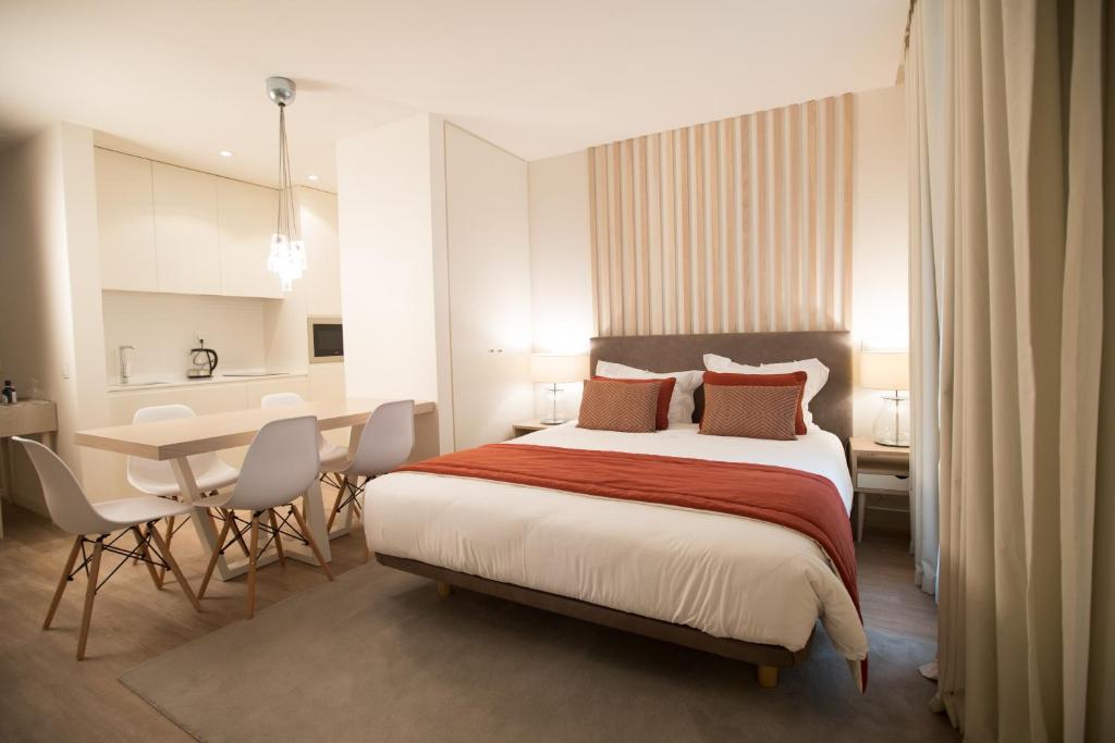 Almada Wine House — Hotel in Porto