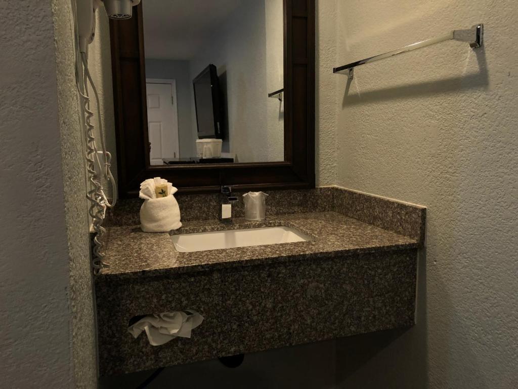 Relax Inn photo