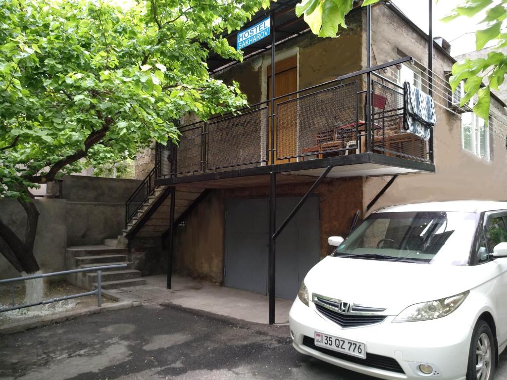 Exterior view, Hostel Sakharov & Tours in Yerevan