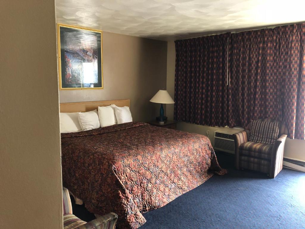 Village Inn Motel Holt Photo 3