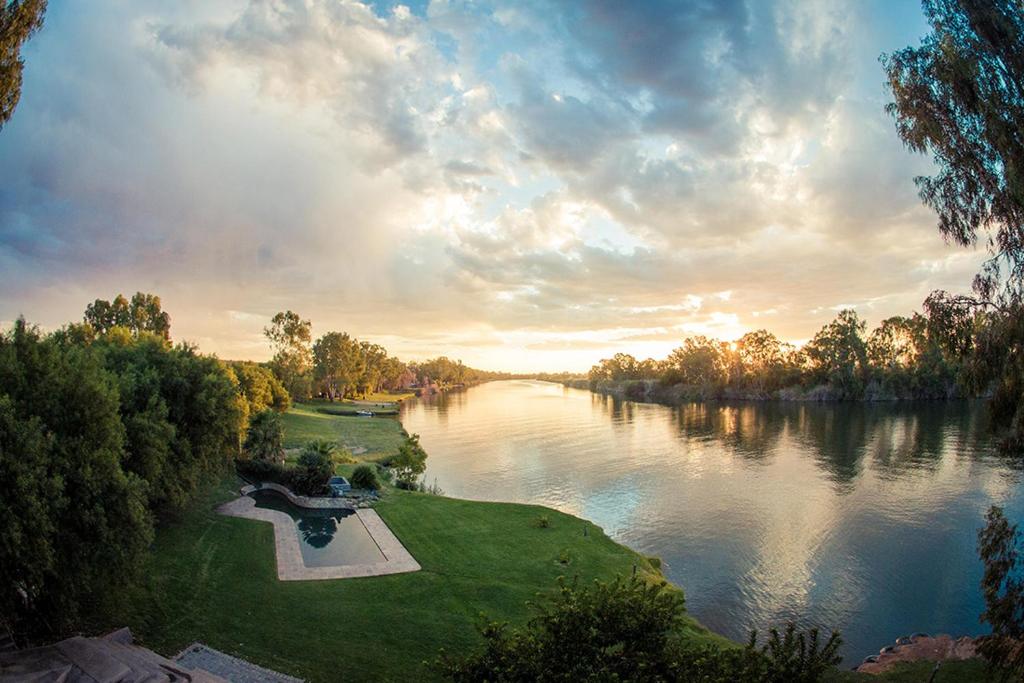 Broadwater River Estate photo