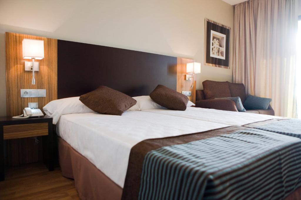 Hotel y Apartamentos Conilsol — Pokoje in Conil de la Frontera, Andaluzja