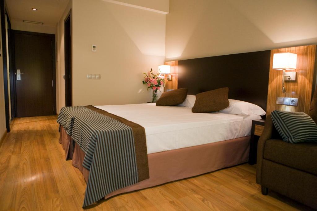 Hotel y Apartamentos Conilsol — Pokoje in Conil de la Frontera, Andaluzja