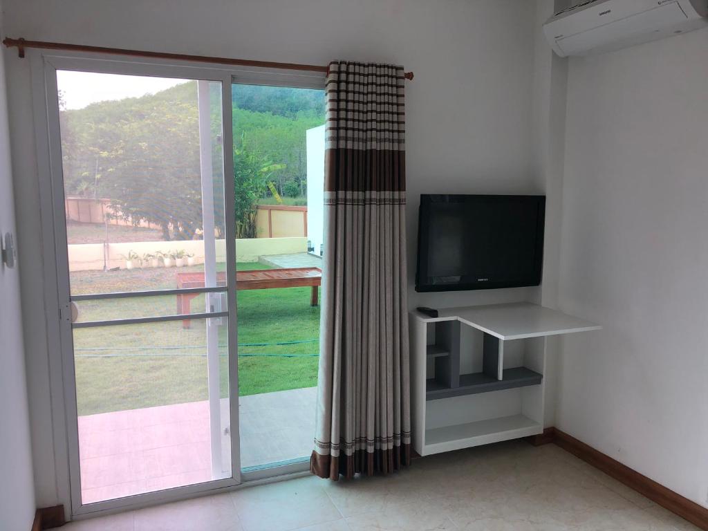 Chiang Khan Riverside Pool Villa photo