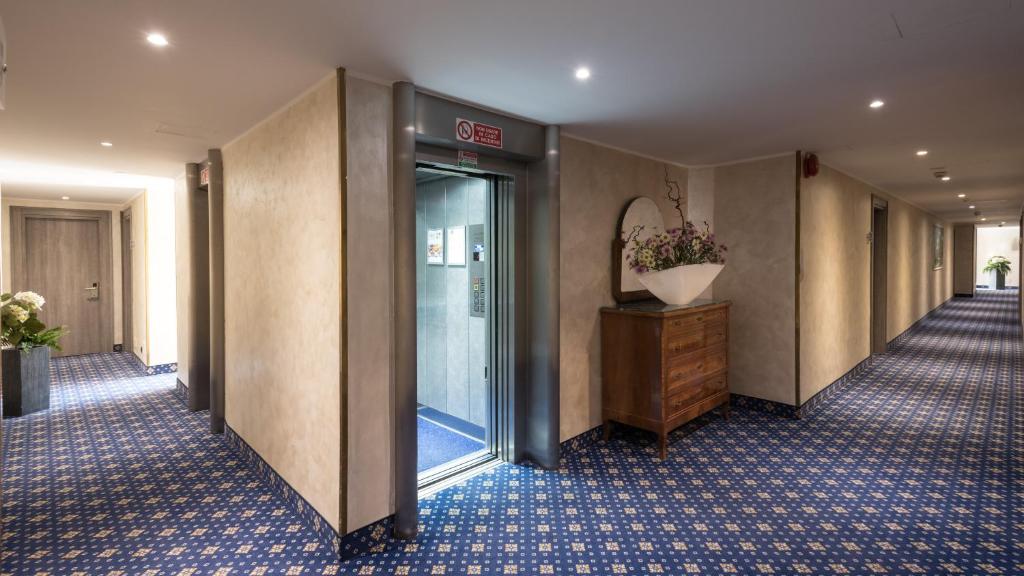 Hotel Lombardia photo