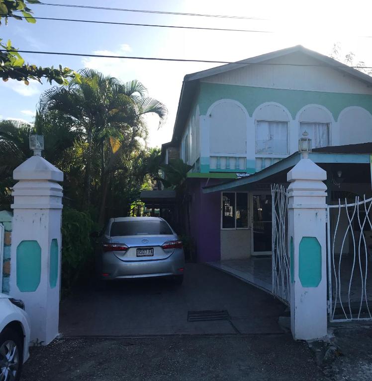 Seascape Apartments — Hotel in Negril