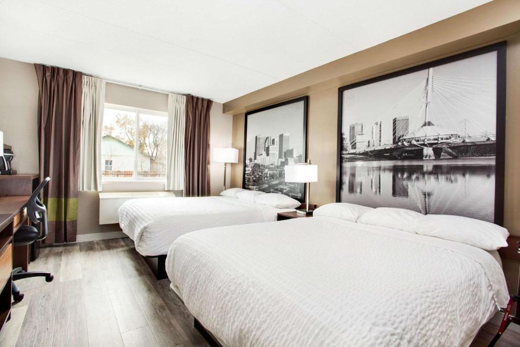 Super 8 By Wyndham Winnipeg West Photo 29