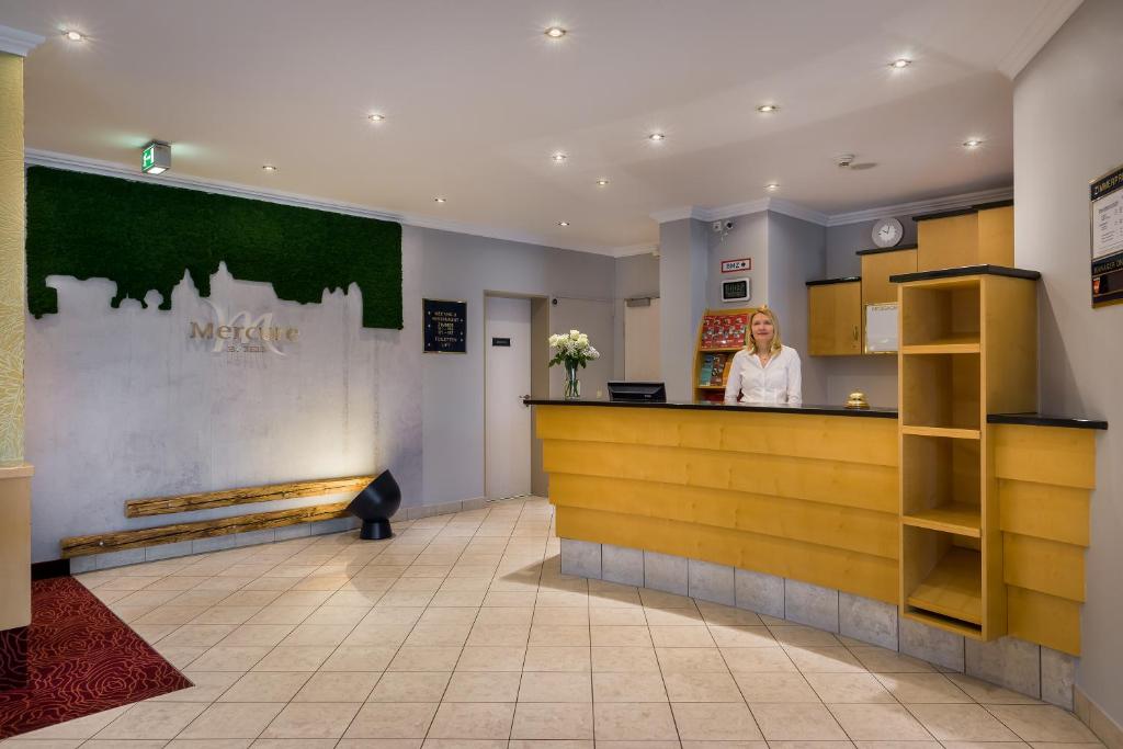 フロント・ロビー