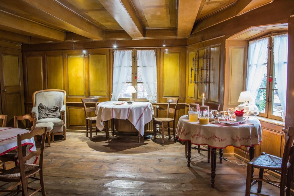 Unter der Linde フロント・ロビー