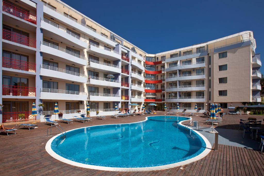 Bratanov Central Plaza apartments — Hotel in Nessebar