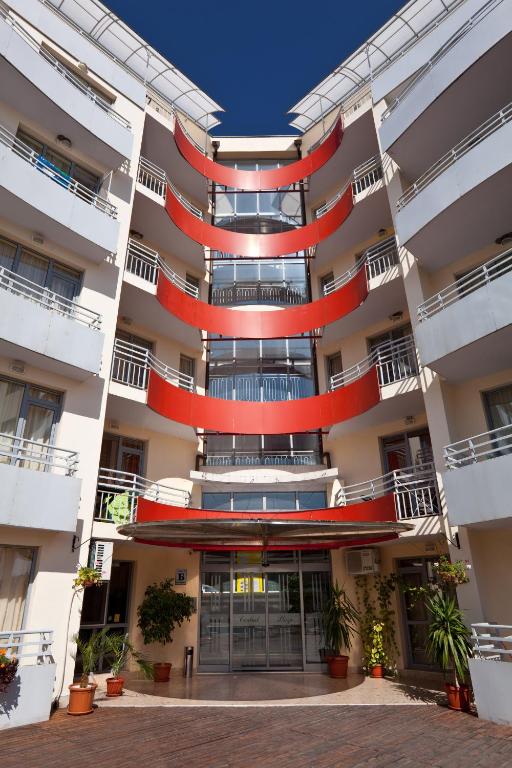 Bratanov Central Plaza apartments photo