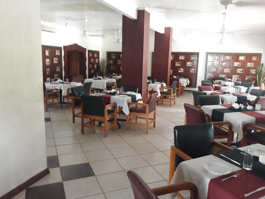 Restaurant, Grand Eastern Hotel in Labasa