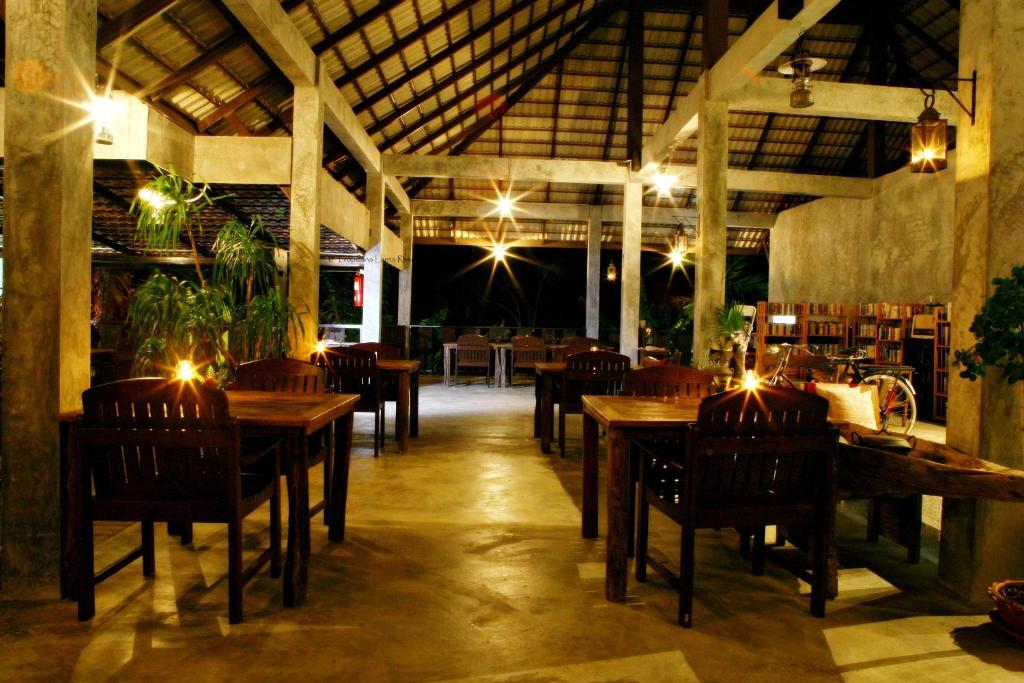 Restaurant, Tropicana Lanta Resort in Koh Lanta