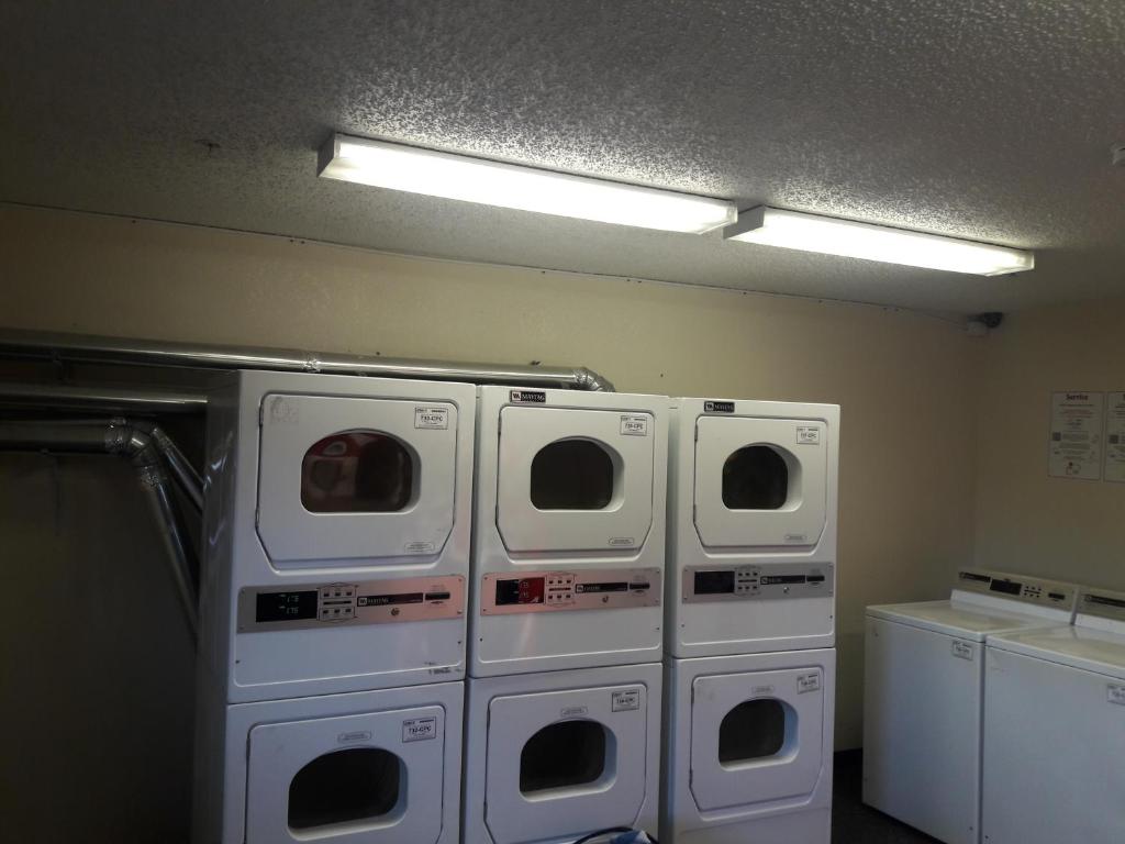 InTown Suites Extended Stay San Antonio TX - Nacogdoches Road photo
