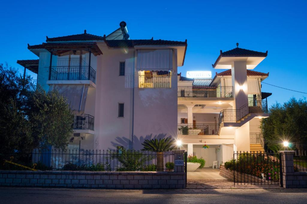 Studios Evgenia Parga — Hotel in Parga